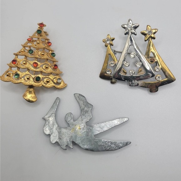 Vintage Lot of 3 Christmas Brooches Pins Trees Angel 1 SIGNED Gold Silver - Picture 1 of 5
